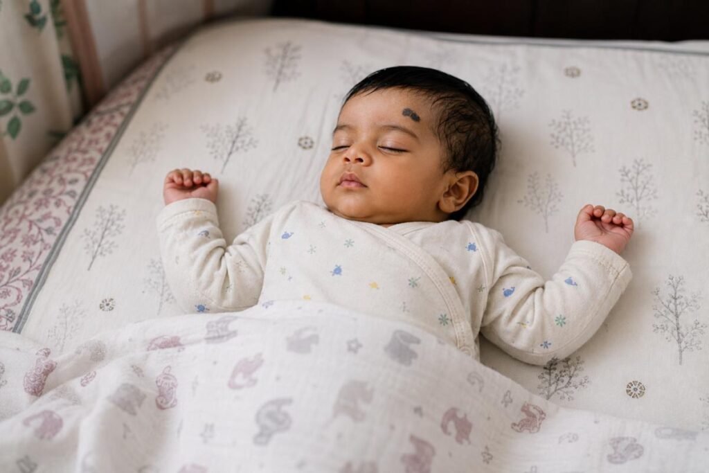 दूध पिलाने के बाद नवजात की Safe Sleep
